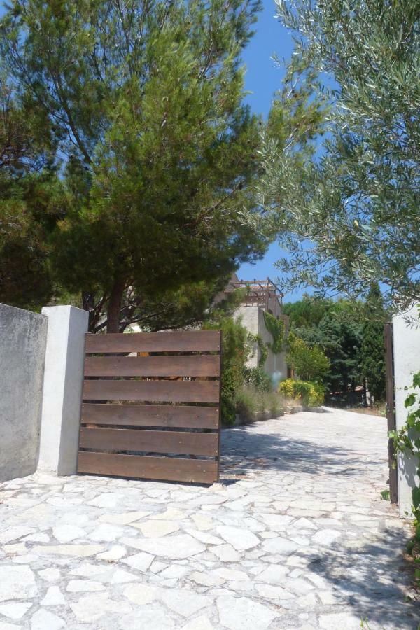 Chez Nous Cassis Bed and Breakfast Buitenkant foto